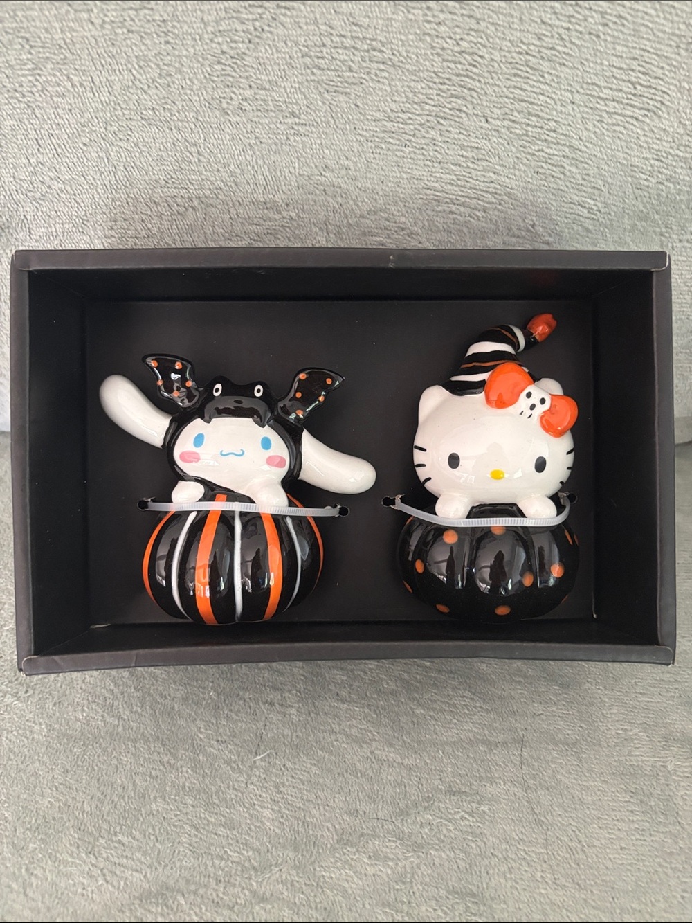 Blue Sky Hello Kitty by Sanrio Halloween Themed Salt & Pepper Set. Black/Orange.